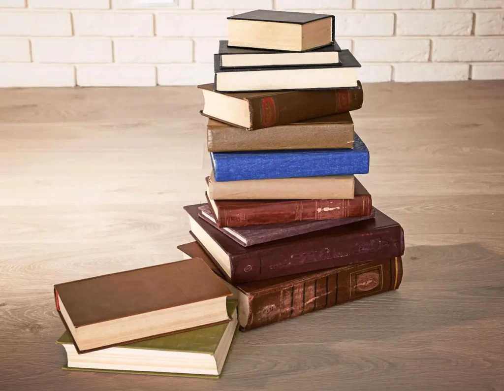 pile de livres classiques
