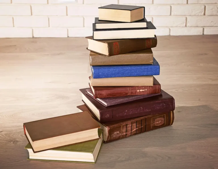 pile de livres classiques