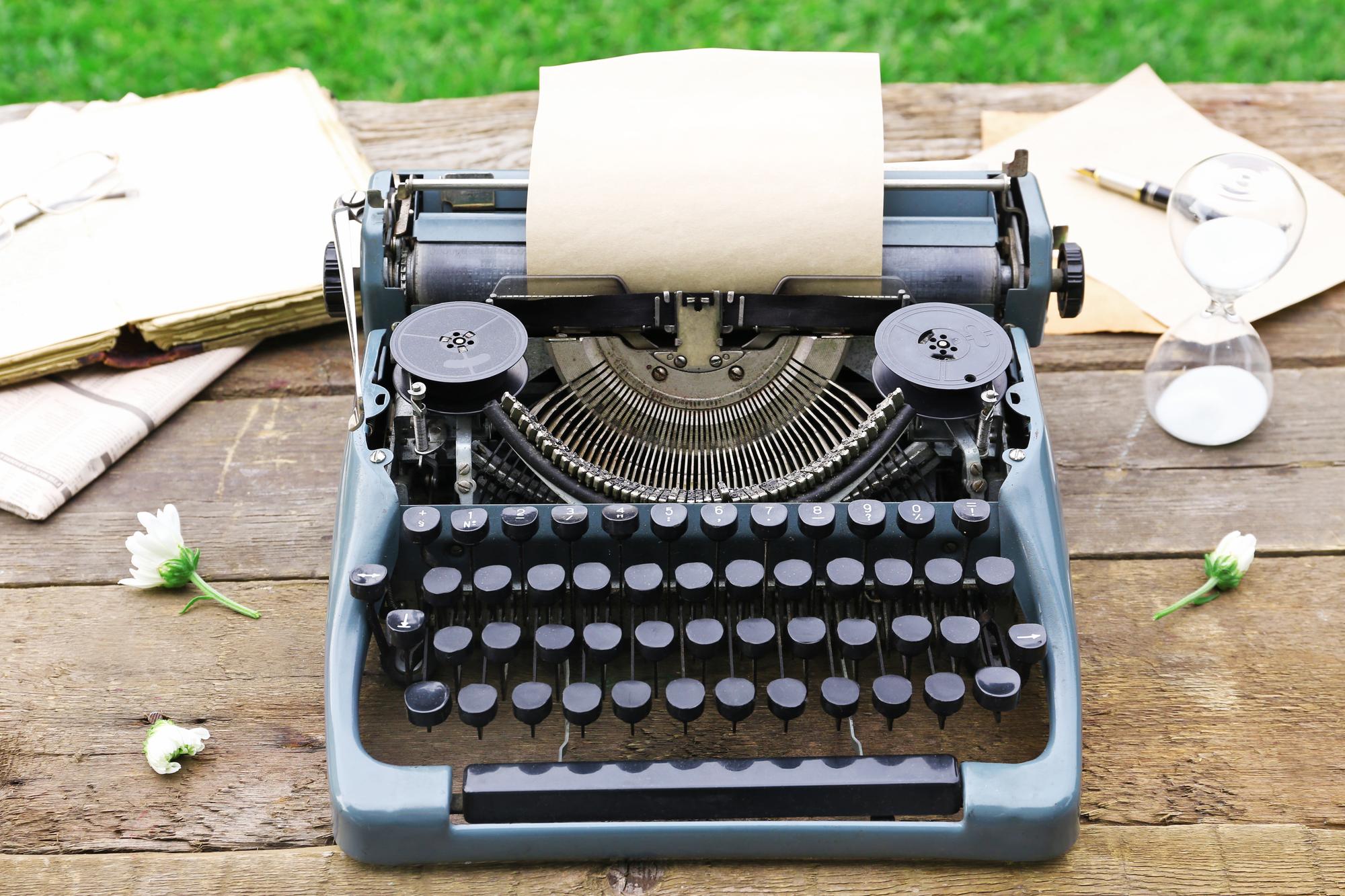 Pourquoi Romain Gary a-t-il choisi le pseudonyme Émile Ajar ?