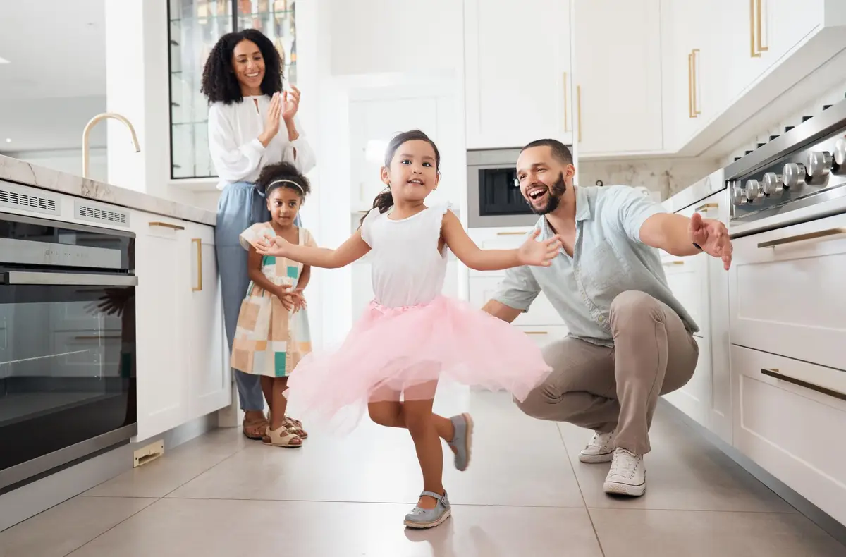 famille danse salon