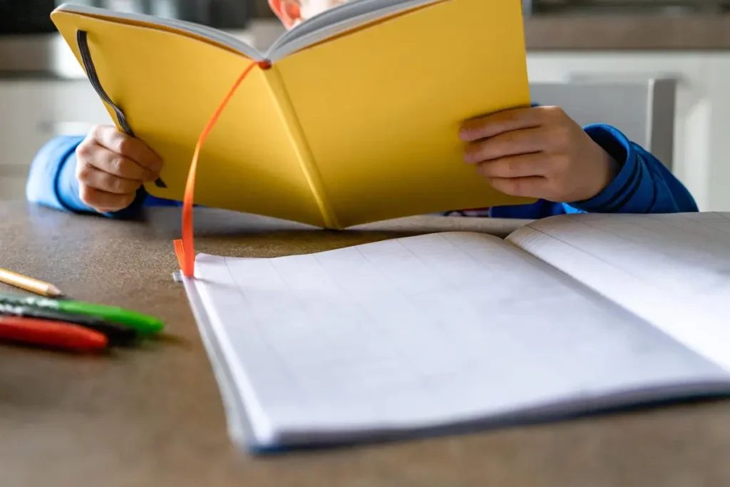 livre scolaire corrigé